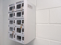 Sugerimos instalar em paredes prximas a mquinas registradoras de carto ponto, ambientes vigiados por cmera de fcil acesso e localizao dos usurios. CDIGO AG-J